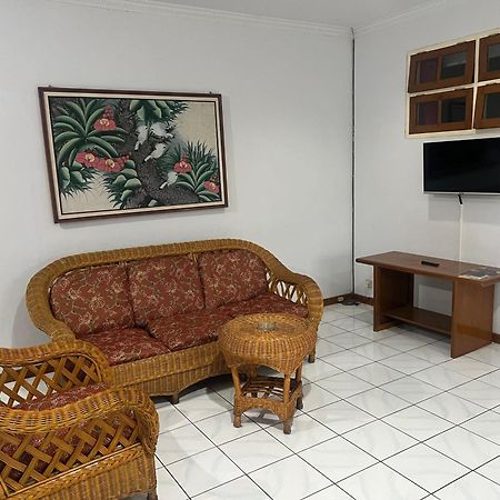 Hotel Puspa Sari 塞亚特 外观 照片
