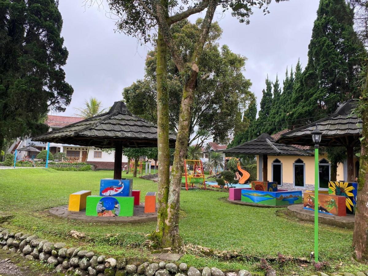 Hotel Puspa Sari 塞亚特 外观 照片