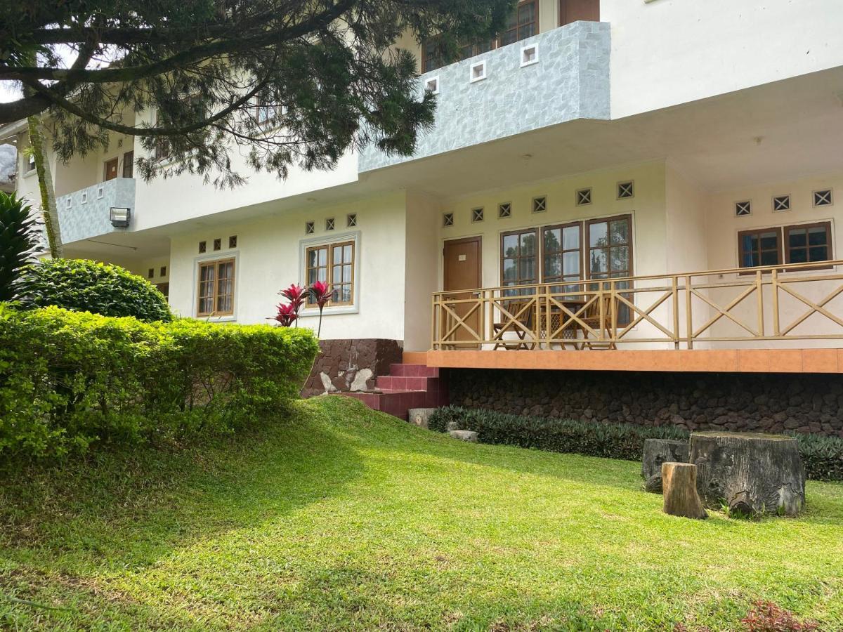 Hotel Puspa Sari 塞亚特 外观 照片