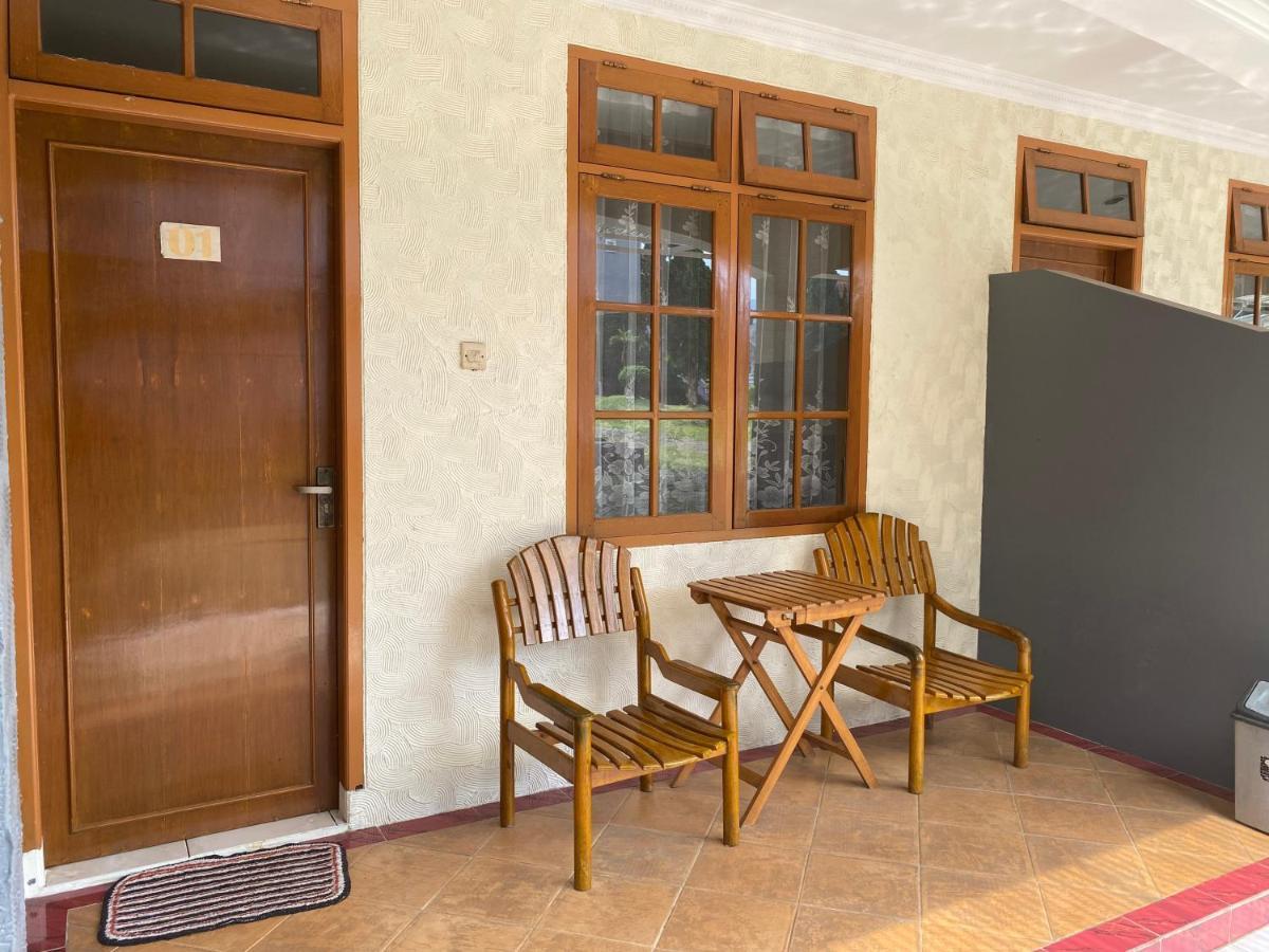 Hotel Puspa Sari 塞亚特 外观 照片