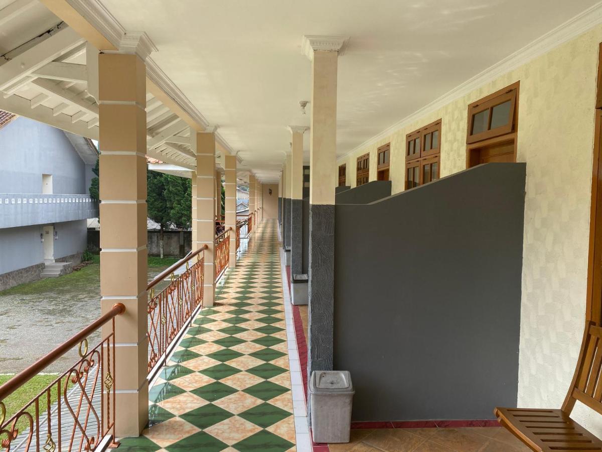Hotel Puspa Sari 塞亚特 外观 照片