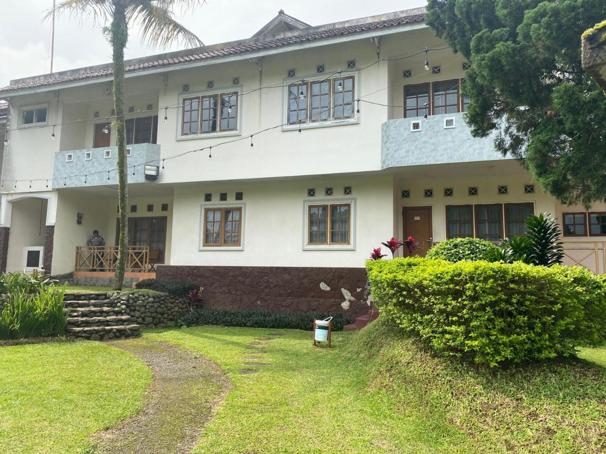 Hotel Puspa Sari 塞亚特 外观 照片