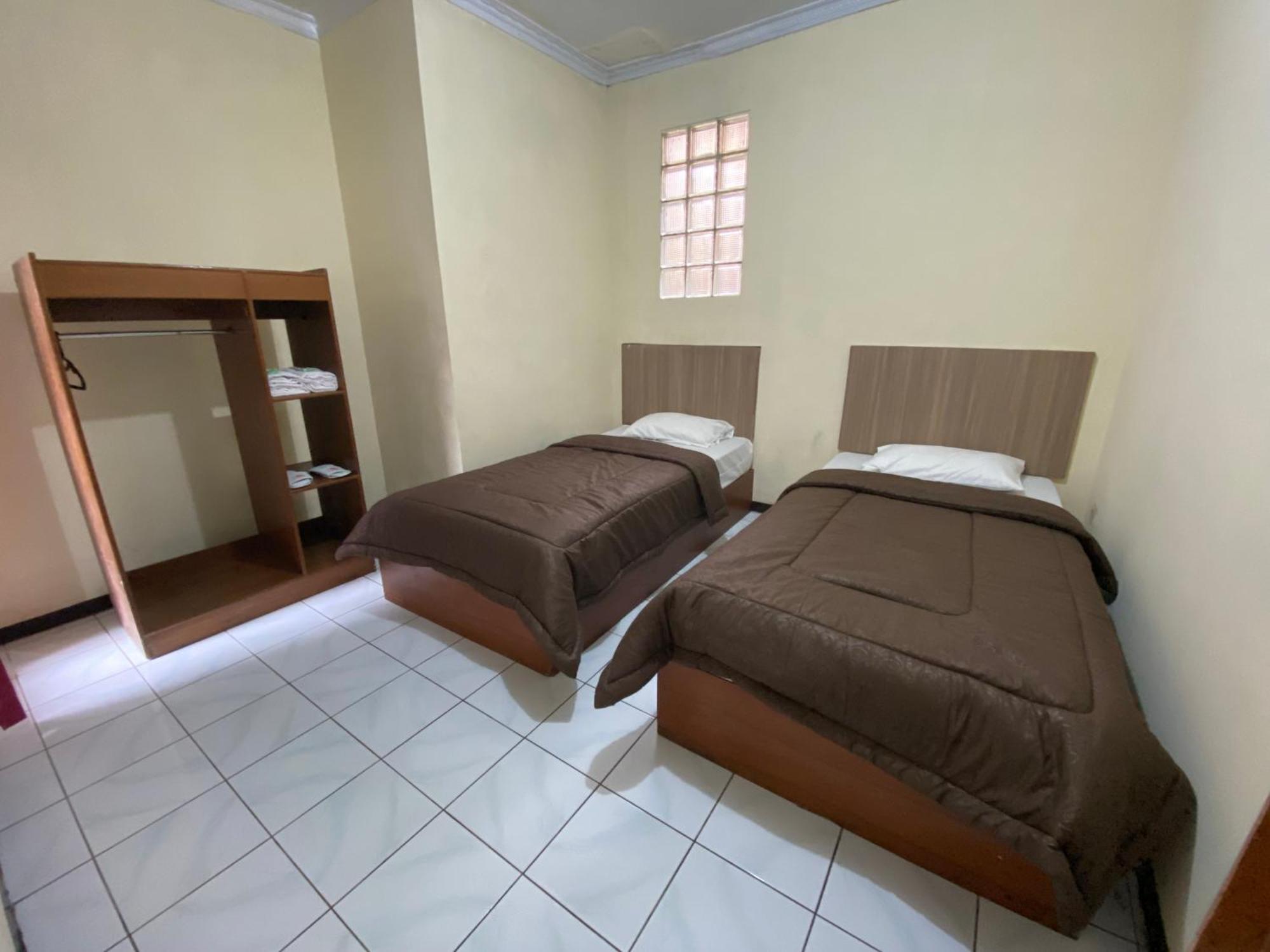 Hotel Puspa Sari 塞亚特 外观 照片