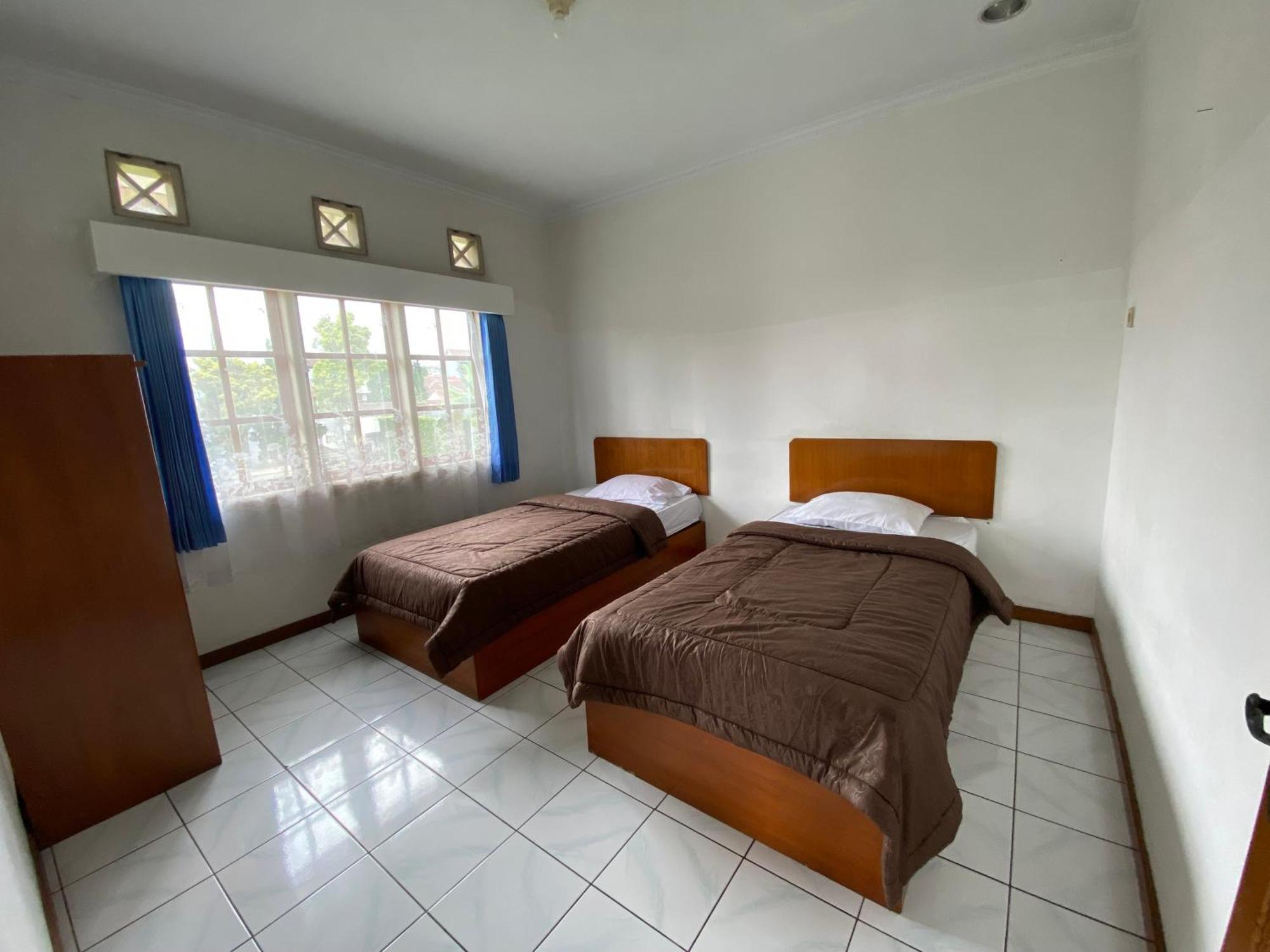 Hotel Puspa Sari 塞亚特 外观 照片